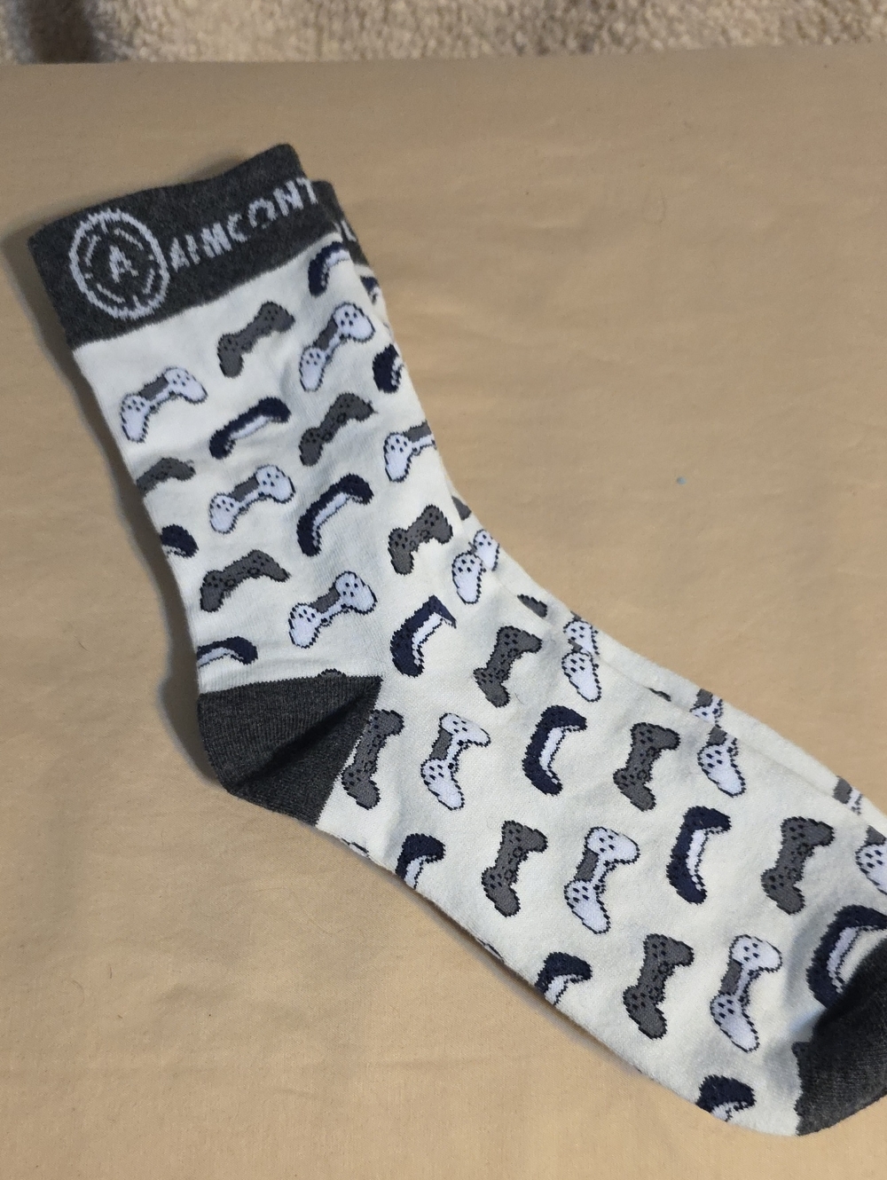 White & Gray Game Controller Pattern Men’s Crew Socks